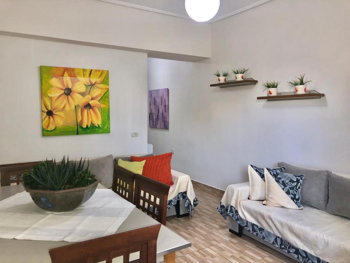 Melina Apartments Sarande Bagian luar foto