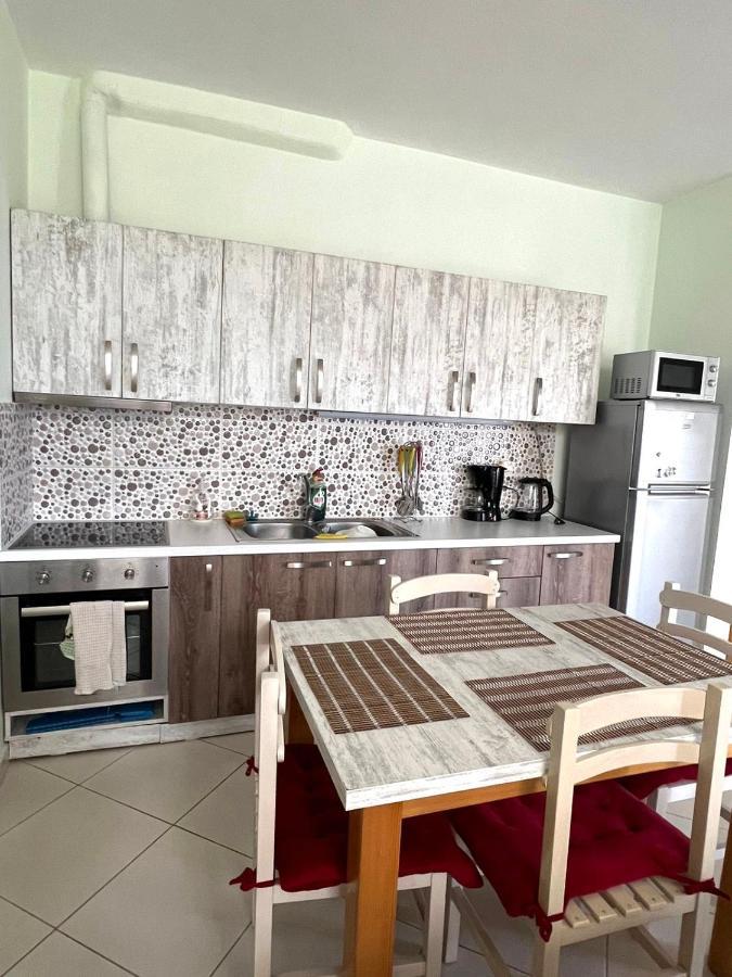 Melina Apartments Sarande Bagian luar foto