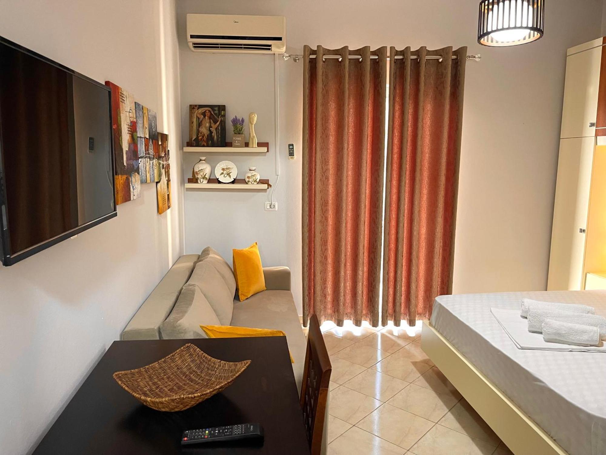 Melina Apartments Sarande Bagian luar foto
