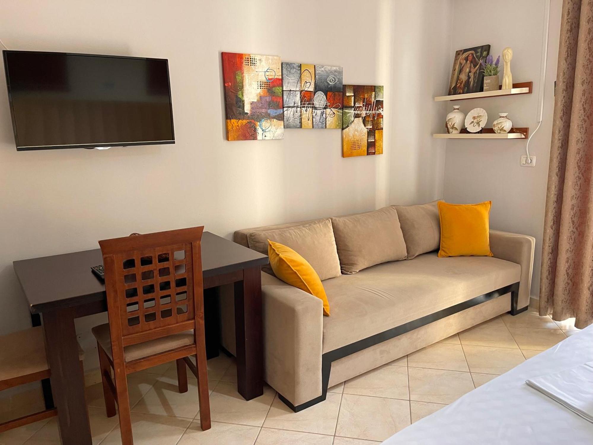 Melina Apartments Sarande Bagian luar foto