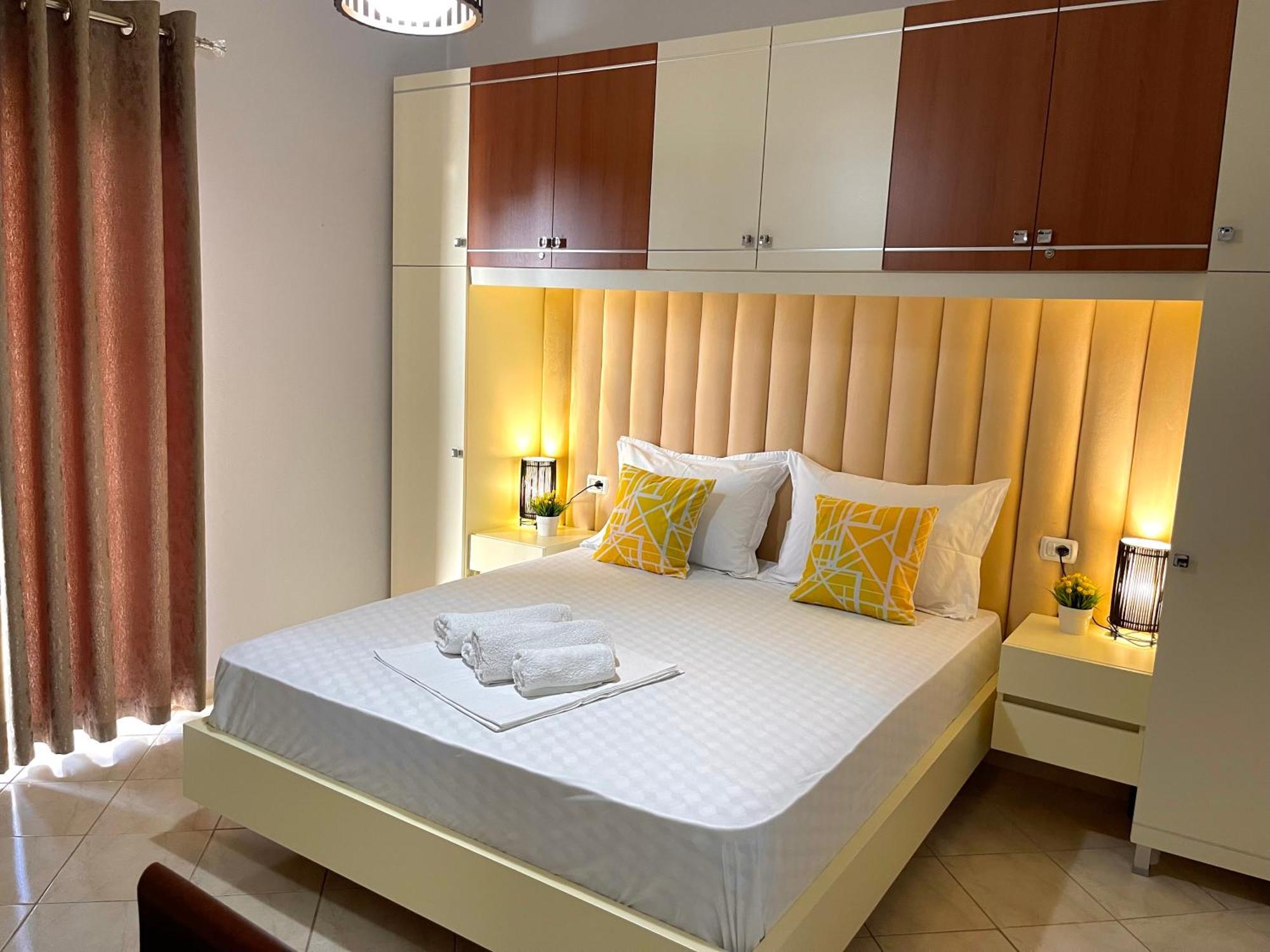 Melina Apartments Sarande Bagian luar foto