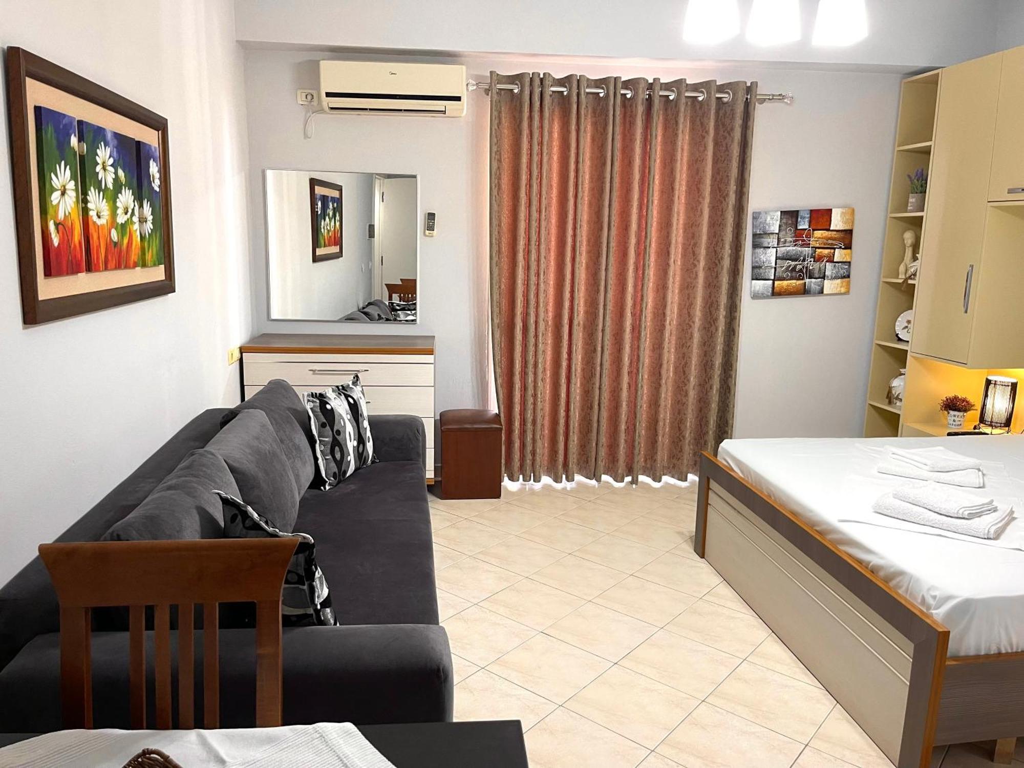 Melina Apartments Sarande Bagian luar foto