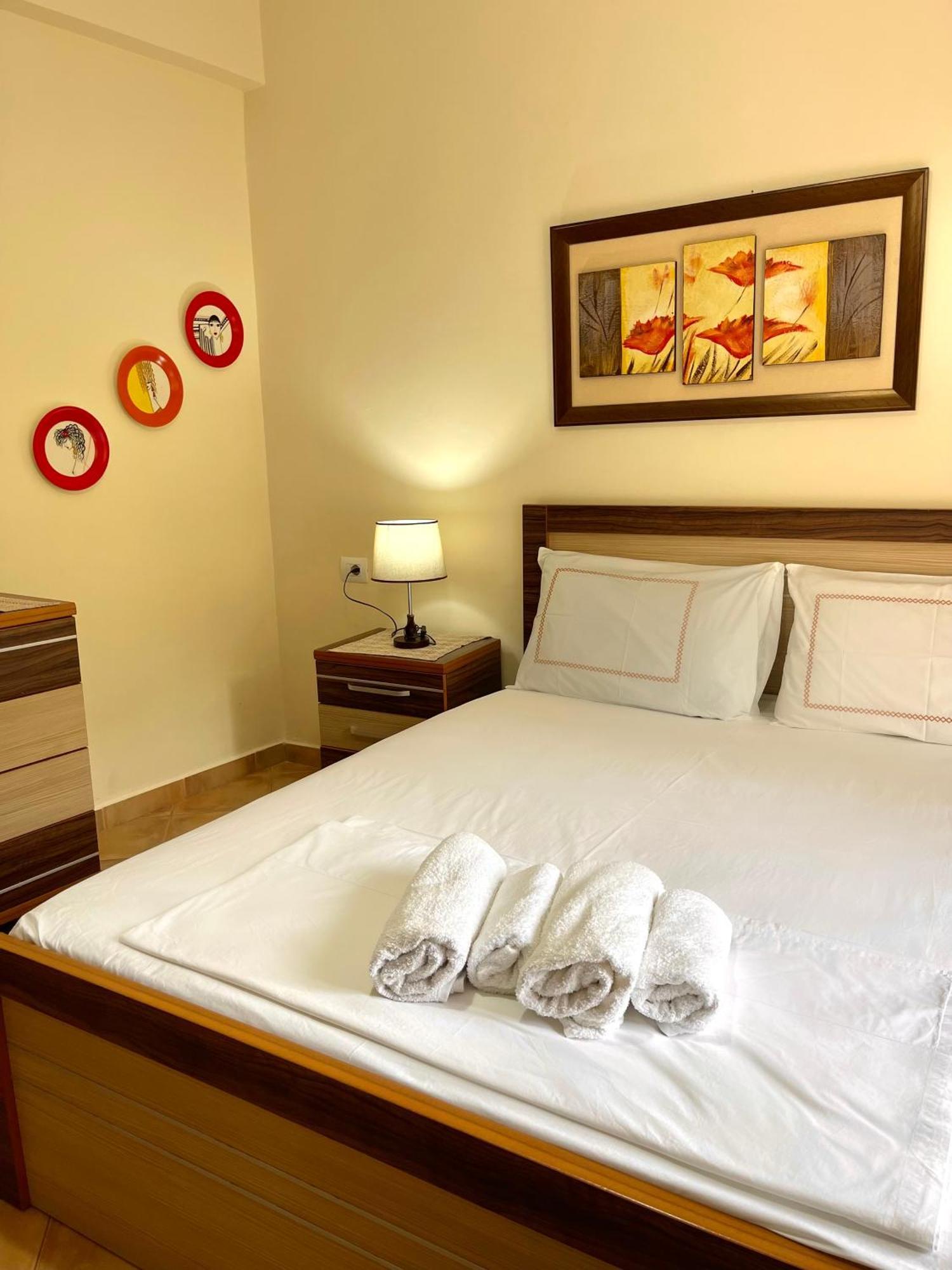 Melina Apartments Sarande Bagian luar foto