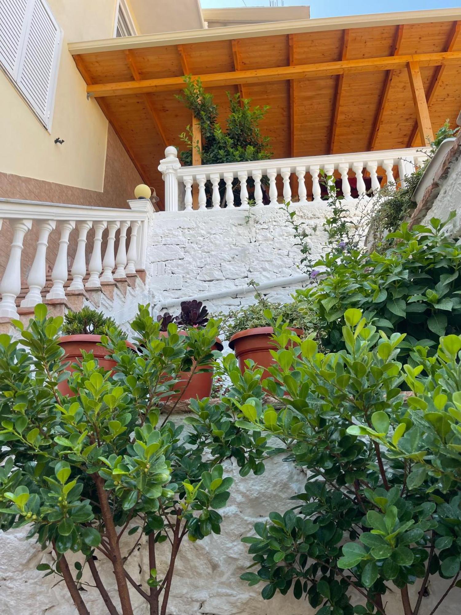 Melina Apartments Sarande Bagian luar foto